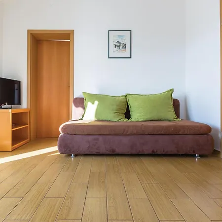Awesome In With Kitchen Apartment Makarska